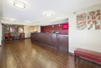 Red Roof Inn Cincinnati - Sharonville - parking