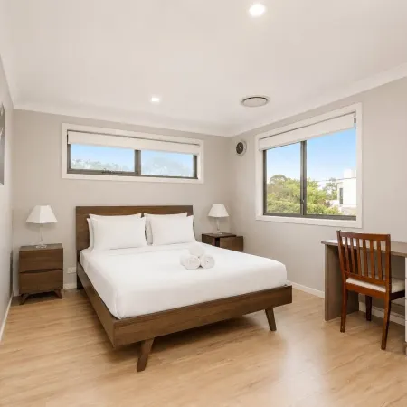 Charming 4-bed Getaway With Pool & Garden Oasis