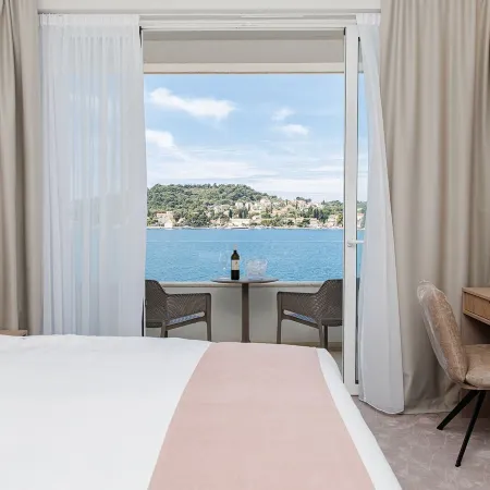 Hotel M