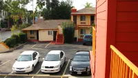 Motel 6 Glendale, CA – Pasadena Burbank Los Angeles - Bãi đậu xe