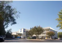 Motel 6 Raleigh, NC Cary - Pet friendly