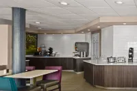 La Quinta Inn & Suites by Wyndham Jackson Airport - breakfast