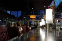 I Hotel and Illinois Conference Center - Champaign - bar
