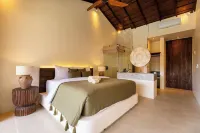 ANAIWA Boutique Hotel - Beach