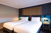Village Hotel Swindon - واي فاي
