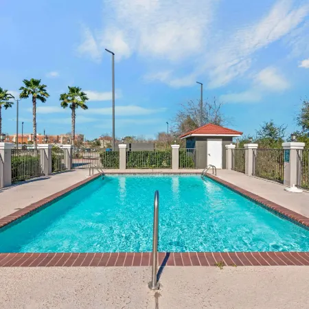 La Quinta Inn & Suites by Wyndham Winnie