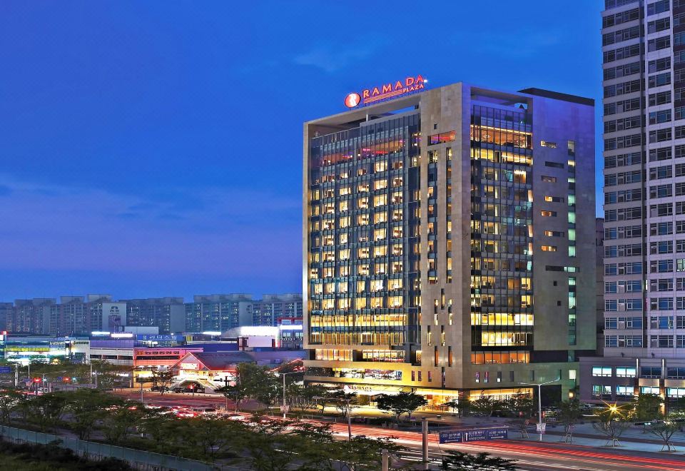 Ramada Plaza by Wyndham Gwangju - Housity