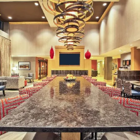 Hampton Inn & Suites Madison West
