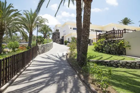 Apartamentos Tres Vidas Отели в г. Крусе де Аринага