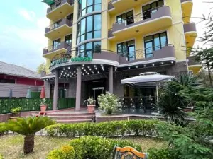 Hotel Condori