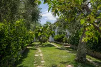 "saracena" Holiday Home with Private Beach and Swimming Pool