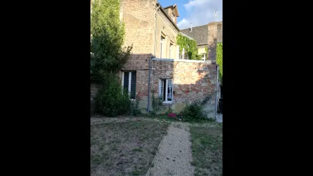 Sweet Garden House with a Lovely Garden