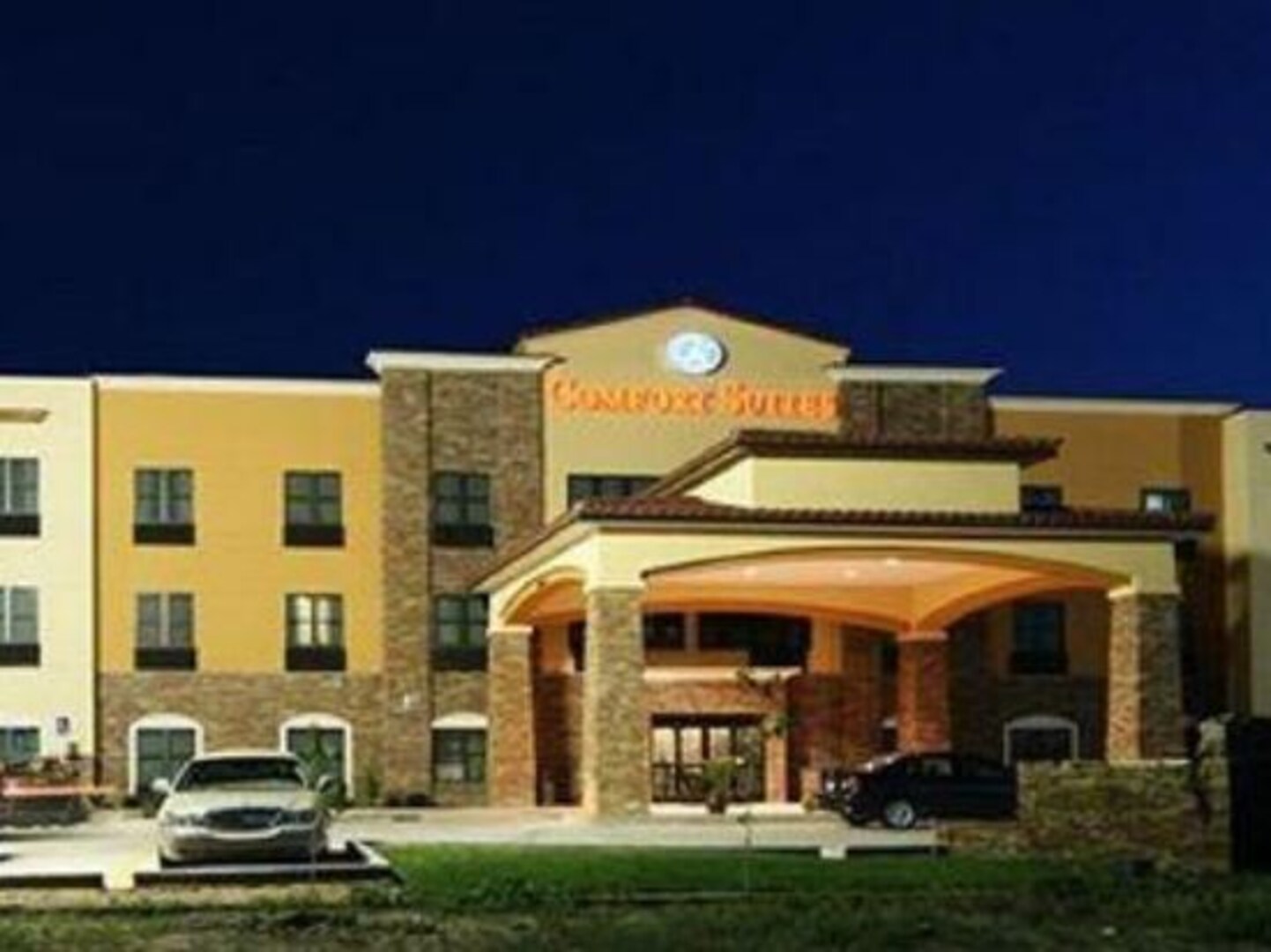 Comfort Suites