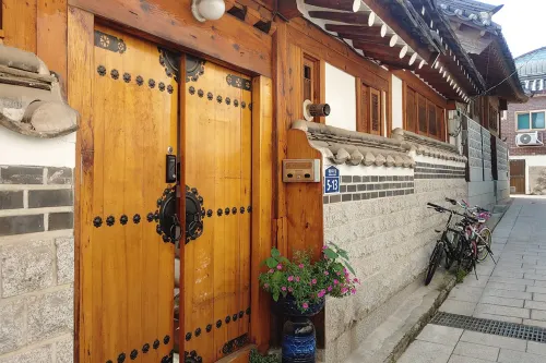Bukchon Yeonwoo Hanok Stay