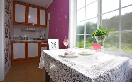 Taean Solnaum Pension Отели рядом с достопримечательностью «Kkotji Beach»