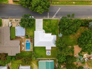 Luxury Home 3Blck from Main St with FirePit