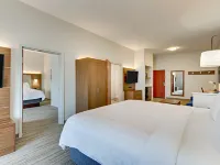 Holiday Inn Express & Suites Weatherford by IHG โรงแรมในเวเธอร์ฟอร์ด