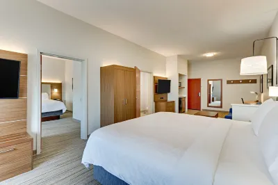 Holiday Inn Express & Suites Weatherford