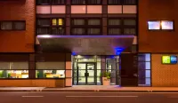 Holiday Inn Express Glasgow - City Ctr Riverside Hotels near St Andrew's Cathedral Glasgow