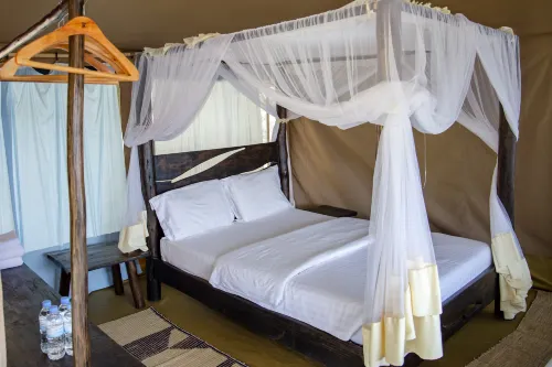 Find a Quiet Beach Resort at Rushel Kivu Resort! - Bjergudsigt