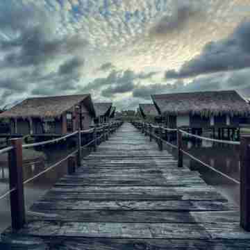 Suriya Resort Hotel Exterior