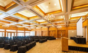 Pinestone Resort & Conference Centre