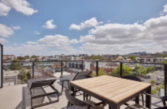 Melbourne City Apartment Hotel