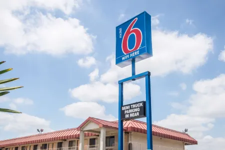 Motel 6 Mesquite, TX - Rodeo - Convention Ctr Отели в г. Мескит