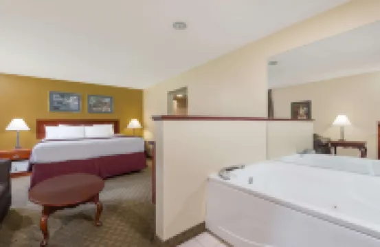 Days Inn by Wyndham Norton