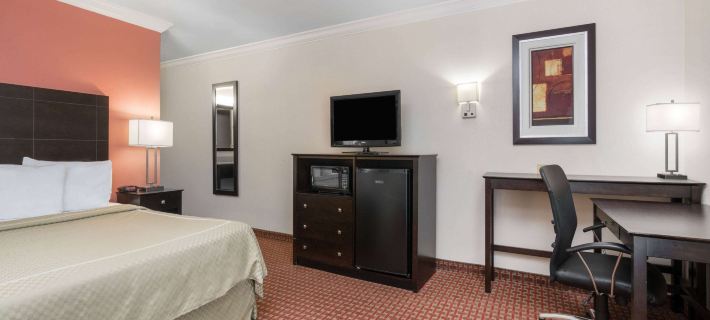 AmericInn by Wyndham Johnston des Moines ポークのホテル