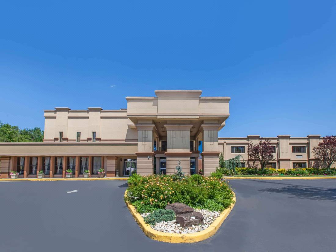 romantic hotels in linden nj