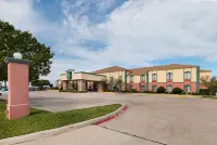 Quality Suites Hotels near Walmart Distribution Center 6083