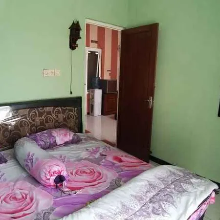 Ken's Villa 8