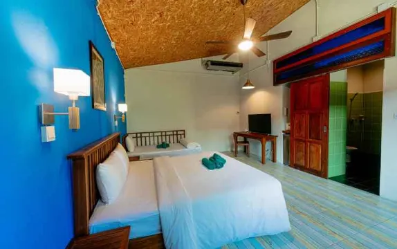 Stage 2 Kings 2 Singles 2 Baths