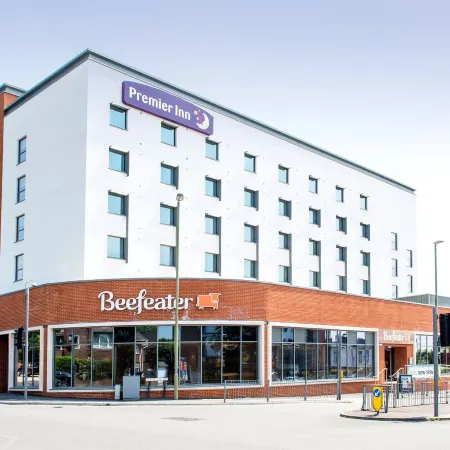 Premier Inn Farnborough Town Centre