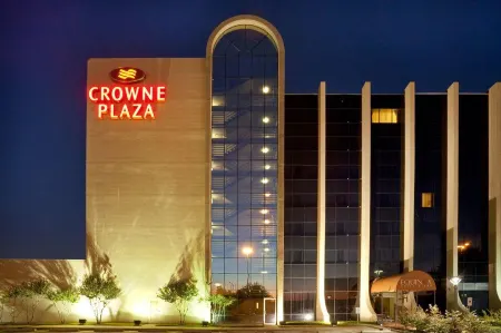Crowne Plaza Suites Arlington