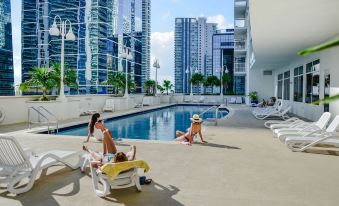 Luxury Stylish Condo with Pool Brickell