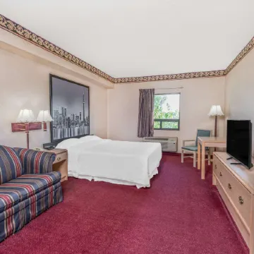 Super 8 by Wyndham Ambassador Bridge Windsor on