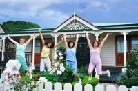 Reid's Place Hotels in Redcliffe