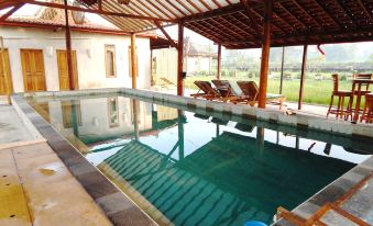 Alamanda Family Villas, Pool & Local Tours