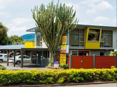 旅行者汽車旅館 Oneroa cycleway/ walkway附近的飯店