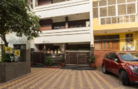 Red Maple Bed & Breakfast Hotels near Lodhi Garden