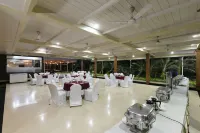 UKs Resort Khopoli Hotels in Isambe