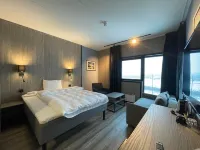 Arctic Sea Hotel