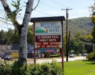 Monument Mountain Motel Các khách sạn ở Great Barrington