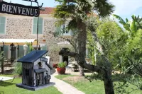 Gîtes le Petit Nailly فنادق في Saint-Lambert