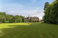 Château de Saint Paterne Hotels in Valframbert