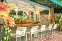 The Gardens Hotel - bar