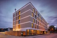 Holiday Inn - the niu, Timber Esslingen Hotels near Weir on the hammer channel