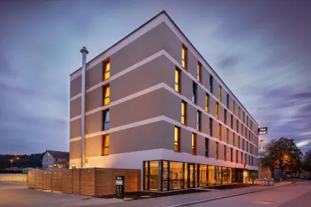 Holiday Inn - the niu, Timber Esslingen